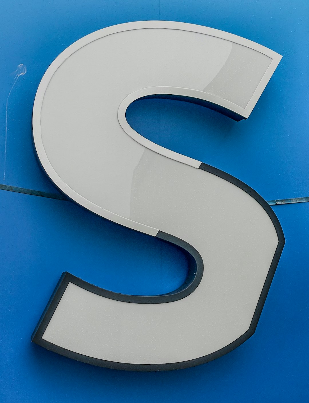 You are currently viewing Logo Signage Maker: Tools for Business Signs and Branding