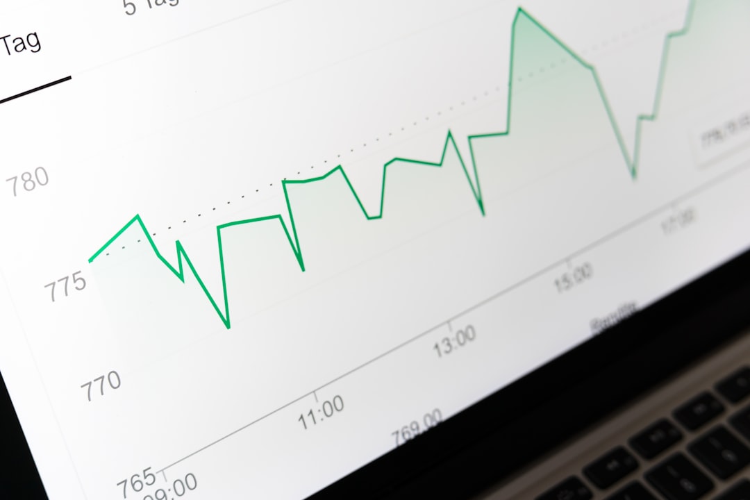 Read more about the article Top 7 Organic Rank Tracker Tools for SEO Professionals (2026)